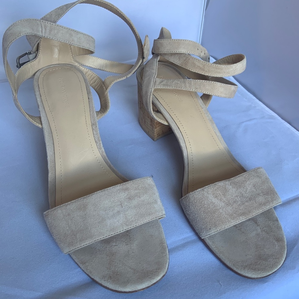 Size 10 Strap Sandals in Nude/Cream